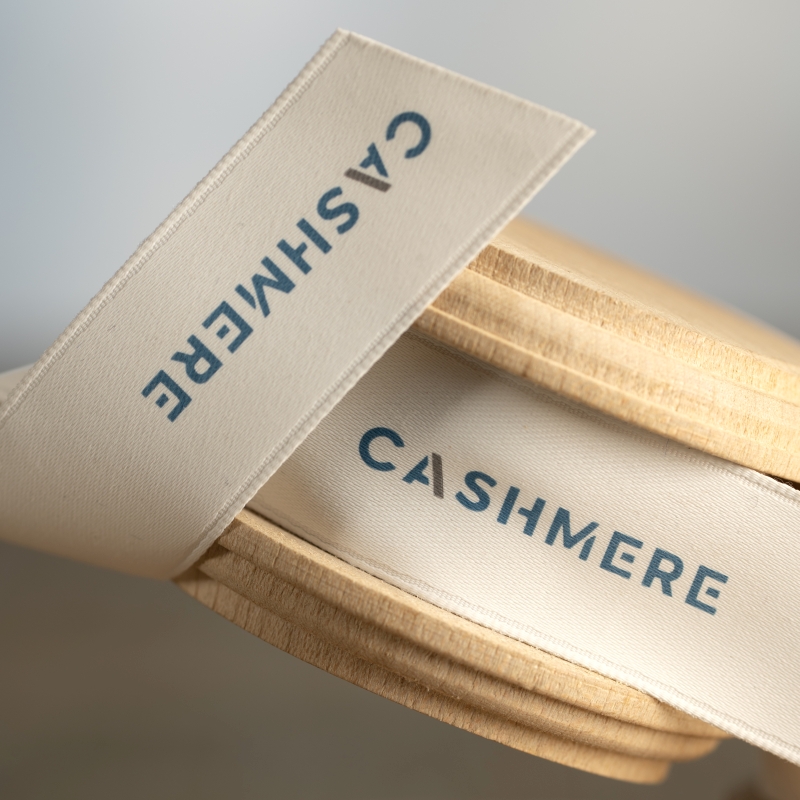 Nastro doppio raso personalizzato con grafica cashmere in formato quadrato