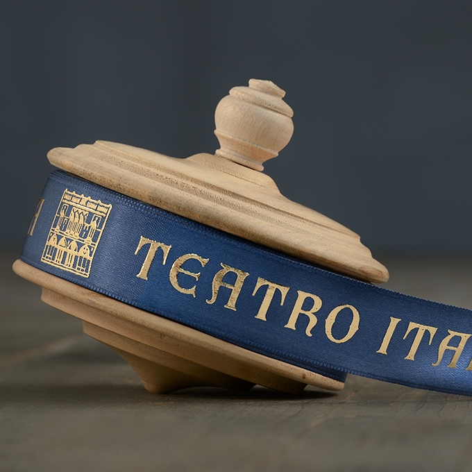 Nastro doppio raso personalizzato blu con stampa in lamina oro a rilievo